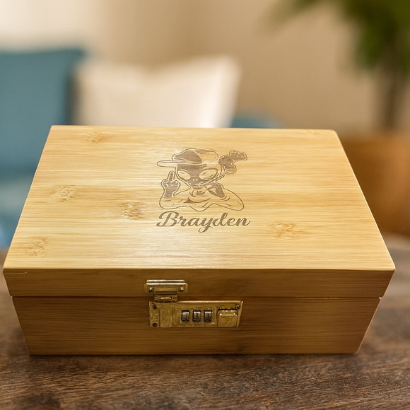 Custom personalized Engraved Bamboo smoking Stash storage box black color - Picture 3 of 10